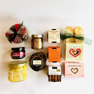 Products: Gourmet Food - Feative Entertainer Gift Box - Corporate Gift - Aotea Fine Foods