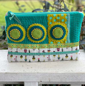 Patterns And Kits: Swag Bag Kit without threads by Sue Spargo