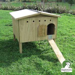 Deluxe Hen House | Appletons