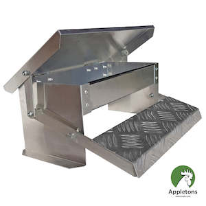 Poultry Feeders: Appletons Pheasant/Parrot Step On Feeder