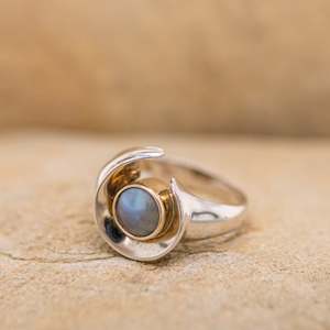 Rings: Pearl Rouge Wave Ring