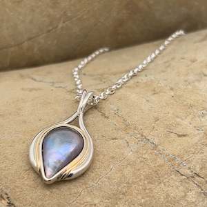 Bespoke Jewellery: Pearl Stingray Necklace