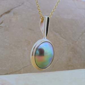 Pendants: Pearl Ocean Echo