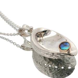 Two-Tone Paua Pearl Paua Shell Necklace