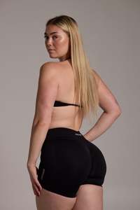 Shorts: Aura Seamless Shorts - Onyx