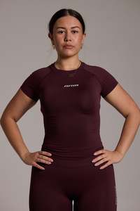 Crops: Aura Seamless Baby Tee - Cocoa