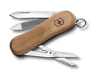 65mm Classic Nailclipper: VICTORINOX EXEC WOOD 81 0.6421.63
