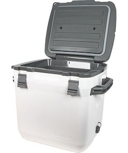 STANLEY ADVENTURE COOLER 28L POLAR