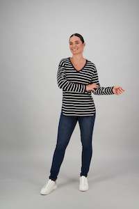 Vassalli: Merino V Neck Top