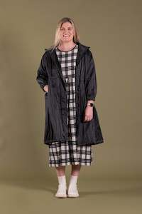 Deeanne Hobbs: East Parker Jet Black