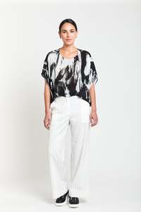 Obi: Cityscape Cropped Tee