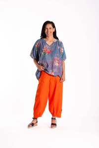 Julie Top Moody Blooms