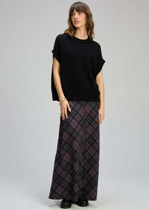 Zaket Plover: Sleeveless Crew  Black