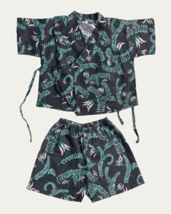 Pera Aio: Ngutukākā  Pango Kimono Set