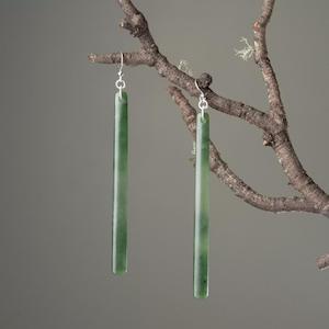 Accessories: Thin Drop Earrings