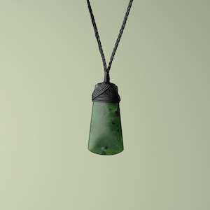 Small Greenstone Toki, Black Binding