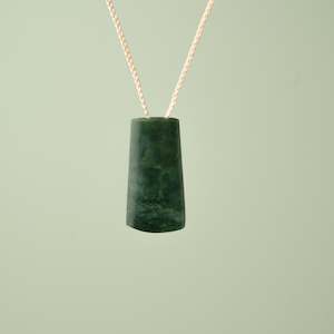 Medium Kawakawa Pounamu Toki Pendant