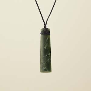 Toki Medium Pounamu Kawakawa Pendant