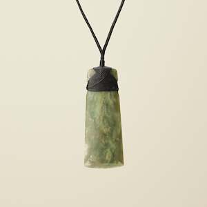 Toki Raukaraka Medium Pounamu Pendant
