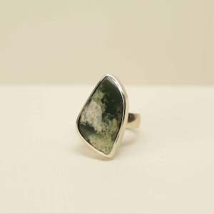 Flower (Putiputi) Pounamu 9ct Gold Ring