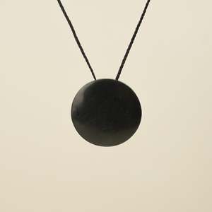 Porowhita Circle of Life Kawakawa Pounamu Large, Black Binding