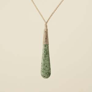 Roimata Medium Kōkopu Bound Pounamu Pendant Tan Binding