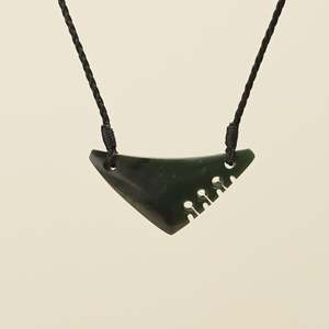 Greenstone Pounamu Breast Plate Necklaces: Notched Kōuma Breastplate Kawakawa Greenstone Small Pendant