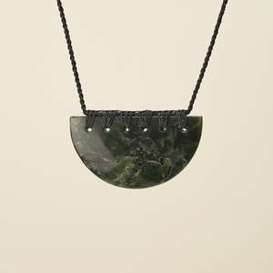 Kōuma Breastplate Kawakawa Pounamu Large Pendant