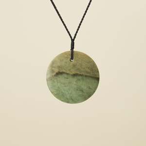 Porowhita Raukaraka Pounamu Large, Black Binding