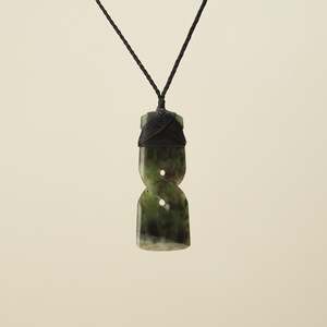 Connection: Raukaraka Toki with Twist Large Pendant