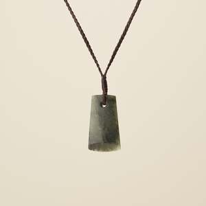 Toki Kōkopu – Pounamu Small Pendant, Brown Binding