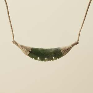 Notched Kōuma Breastplate Kawakawa Pounamu Small Pendant