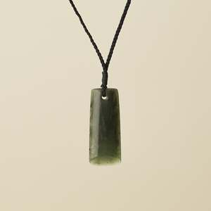 Toki Kawakawa Medium Pounamu, Black Binding