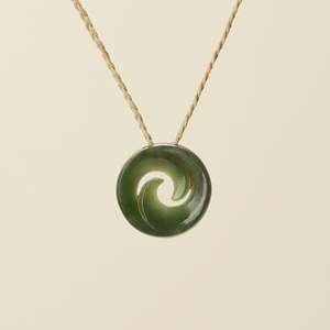 Koru Kawakawa Pounamu Pendant, Tan Binding