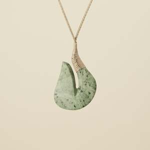 Hei Matau Kōkopu Greenstone Large Pendant, Tan Binding