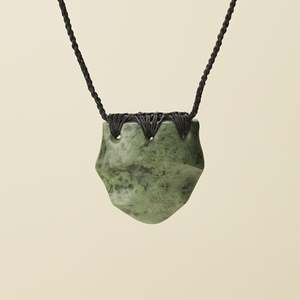 Kōuma Breastplate Kōkopu Pounamu Medium Pendant
