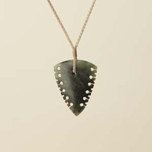 Protection: Notched Niho Tooth Hapopo Pounamu Medium Pendant