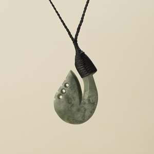 Notched Hei Matau Inanga Medium Pendant, Black Binding