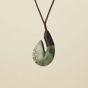 Notched Hei Matau Inanga Medium Pendant, Brown Binding