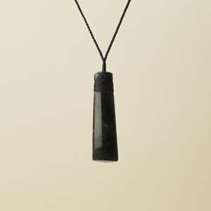 Toki Kawakawa Polished Pounamu Large Black Binding