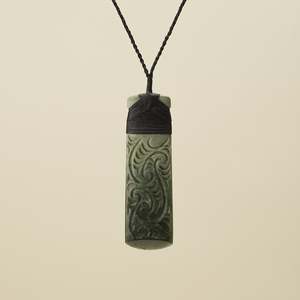 Toki Whakarei Carved Extra Large Inanga Pounamu Pendant