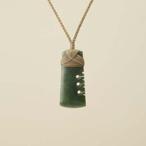 Notched Toki Kawakawa Pounamu Medium Pendant
