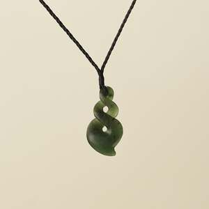Pikorua Twist: Pikorua Double Twist Medium Pounamu Pendant