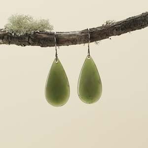 All: Roimata Kawakawa Greenstone Earrings 28mm