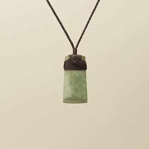 Toki Raukaraka Pounamu Medium Pendant