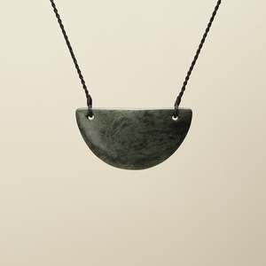 Greenstone Pounamu Breast Plate Necklaces: Kōuma Breastplate Large Inanga Pounamu Pendant