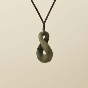 Connection: Raukaraka Pikoura Single Medium Pendant