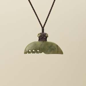 Whale's Tail Raukaraka Pounamu Medium Pendant