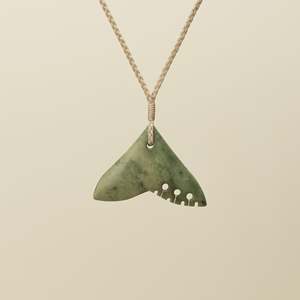 Whale's Tail Raukaraka Pounamu Medium Pendant