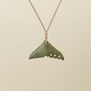Whale's Tail Raukaraka Pounamu Medium Pendant
